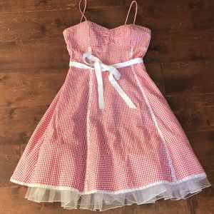 Adorable dress!